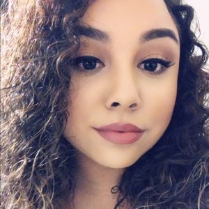 Meet your Posher, Daniella